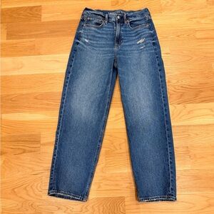 American Eagle Strigid Super High Waisted Baggy Straight Jean Women’s 4 Short